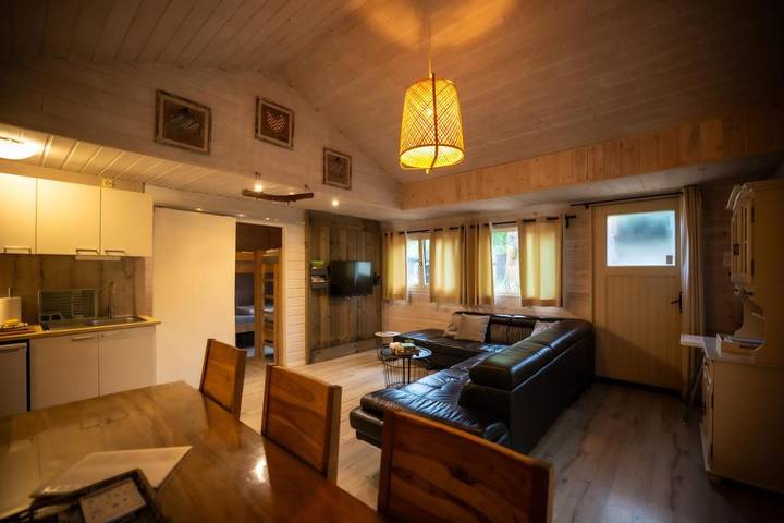 Camping pour 6 personnes, avec jardin, animaux acceptés