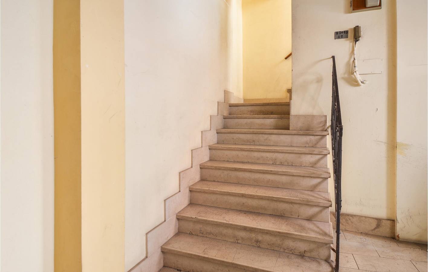 Apartamento de férias inteiro, Apartamento Espaçoso com Terraço, AC & WiFi | Verona 1km in Centro Storico, Verona