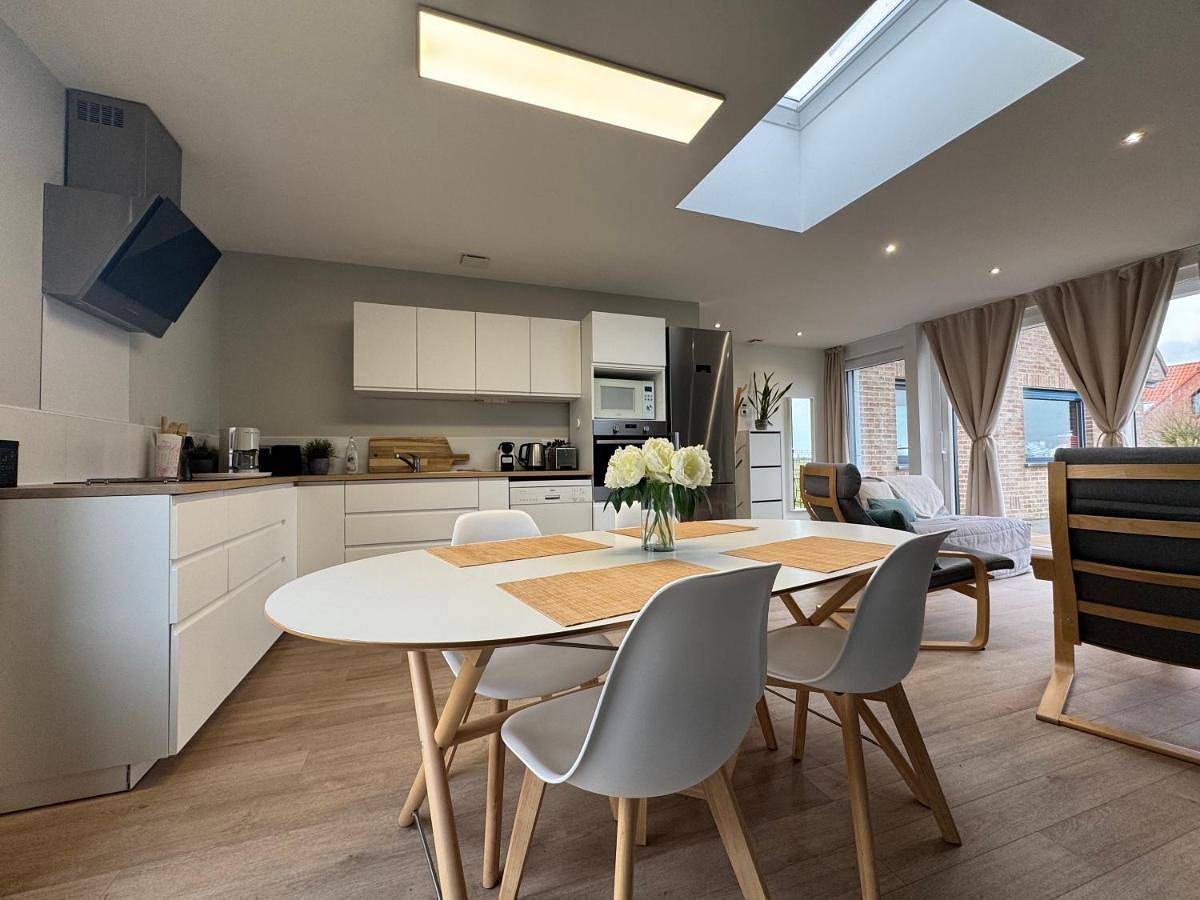 One-Bedroom Apartment with Terrace in Marquillies, Région de Lille