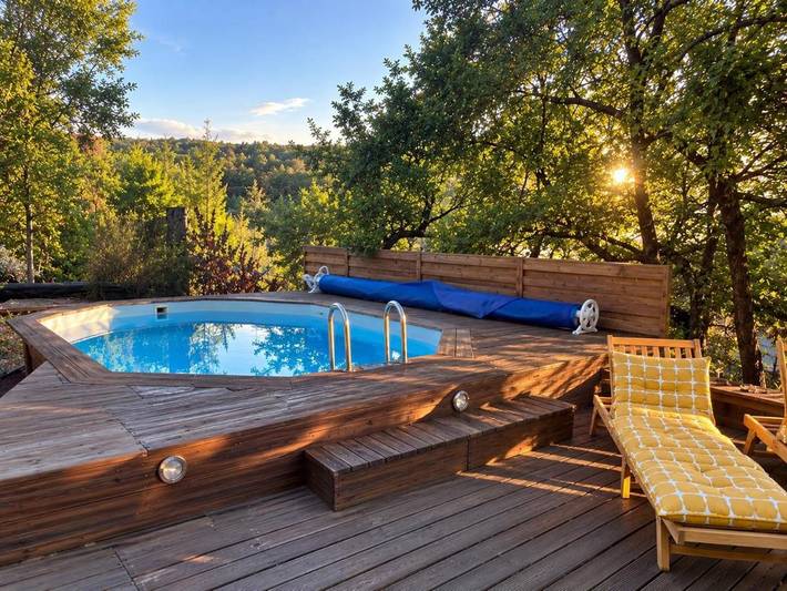 Maison de campagne pour 3 personnes, avec Terrasse et Jacuzzi ainsi que Jardin et Piscine à Boutigny-sur-Essonne