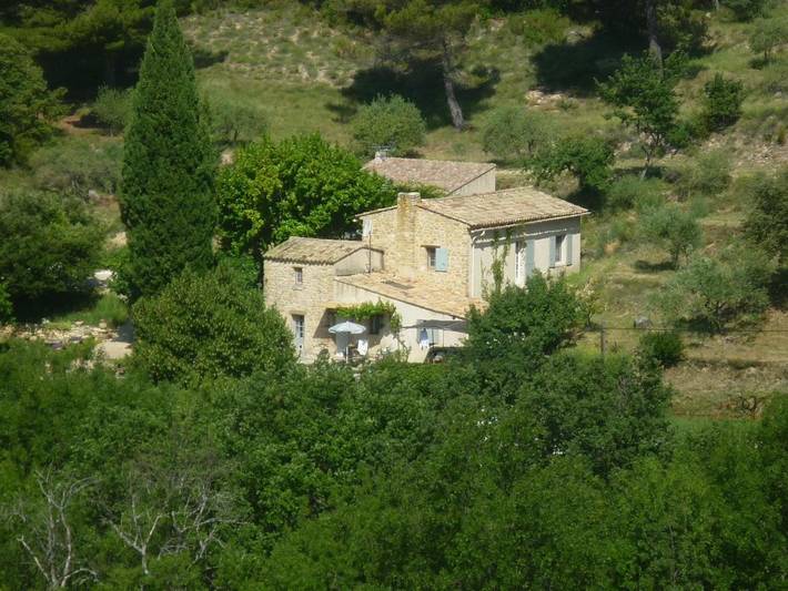 Chambre d’hôte pour 2 personnes, avec Terrasse et Jardin ainsi que Piscine et Vue à Vaugines