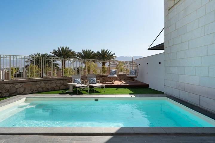 Apartamento de vacaciones para 10 personas, con vistas además de jardín y piscina - 1