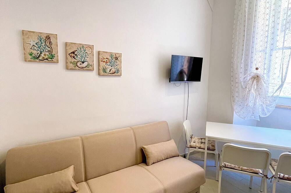 Entire apartment, \"Sunset\" by Little Big Love in Nettuno, Rome Province