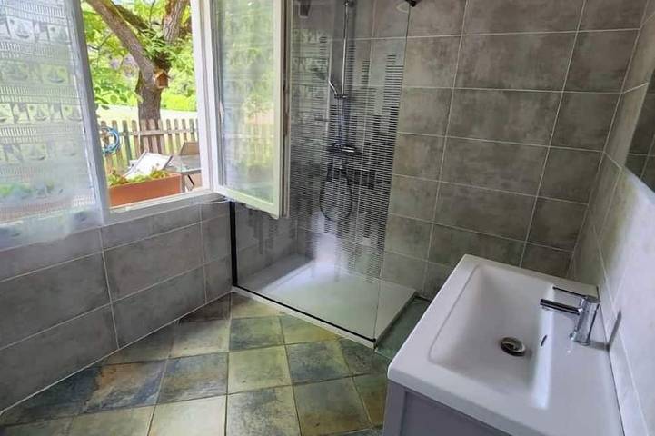 Location de vacances pour 5 personnes, avec terrasse, animaux acceptés à Saint-Martial-de-Nabirat - 4