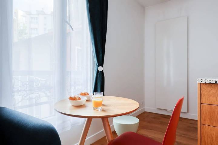 Entire apartment, Charming studio in a Courtyard-Montmartre (6) in Paris, Ile de France