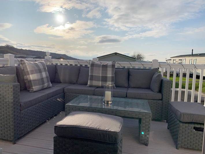 Glamping for 4 people, with Terrace and Garden as well as Pool and View in Weymouth
