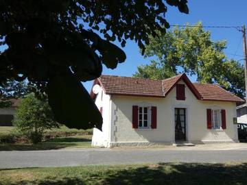 Gîte pour 3 personnes, avec jardin, animaux acceptés à Préchacq-les-Bains