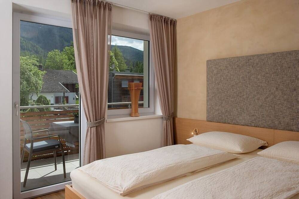 Ganze Wohnung, Traum-Ferienwohnung mit Dachterrasse & Panoramalage, Garage, Cron4 Pool & Sauna in Bruneck, Dolomiti Superski