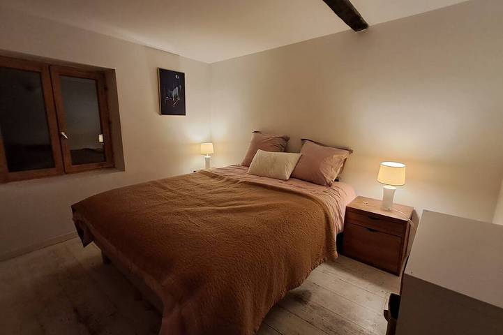 Gîte pour 8 personnes, avec balcon dans Les Grands Bains Du Monetier - 2