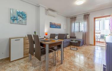 Holiday Apartment for 4 People in Torrevieja Centre, Torrevieja, Photo 3