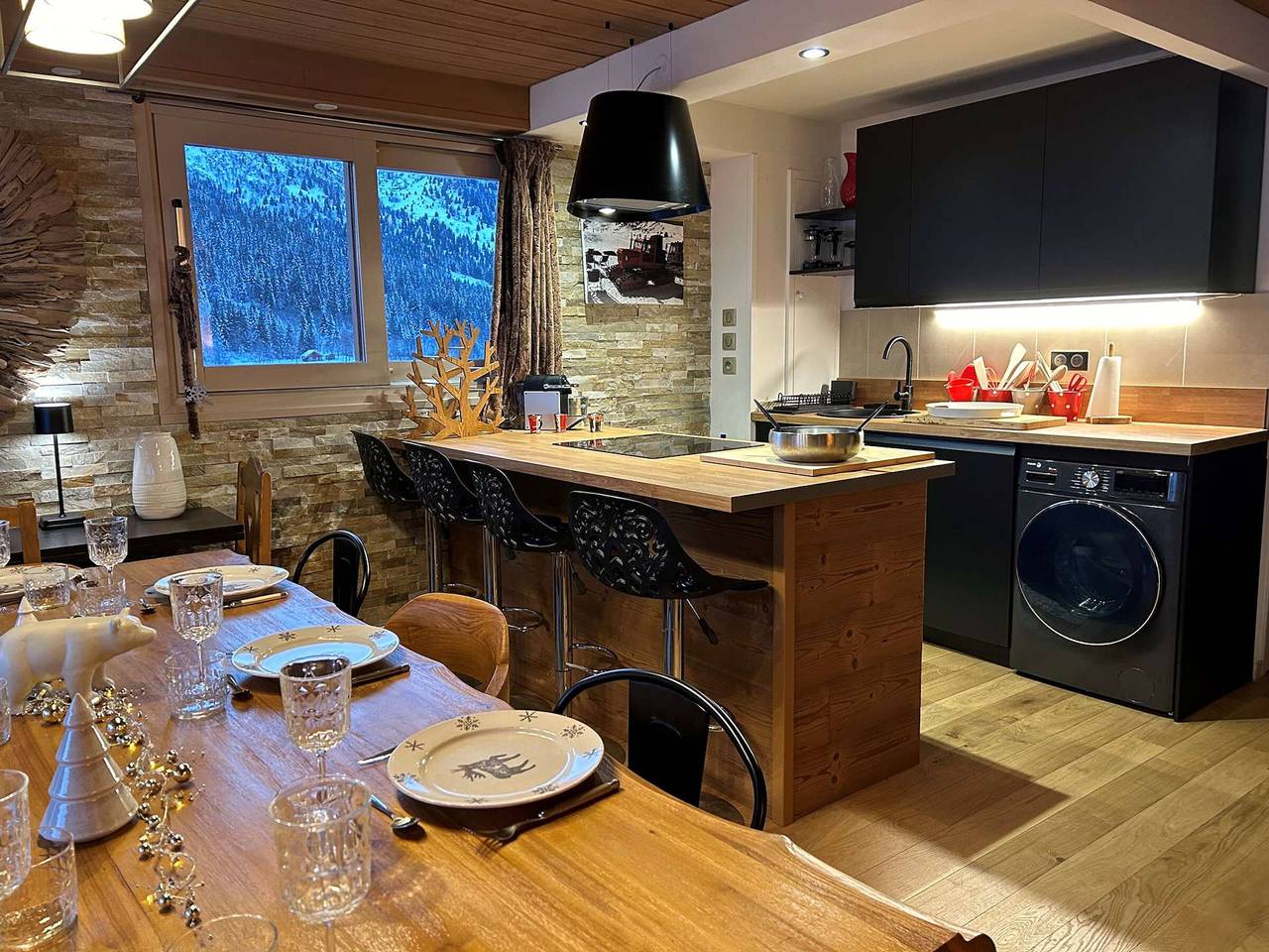 Appartement entier, Grand appartement contemporain 10 pers, proche pistes et centre, ascenseur et Wifi inclus in Méribel, Les Allues