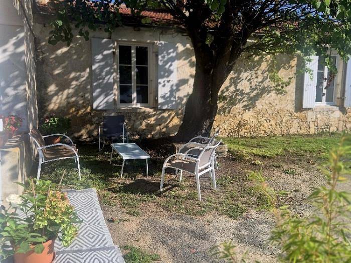Location de vacances pour 8 personnes, avec Balcon/Terrasse à Breuil-Magné