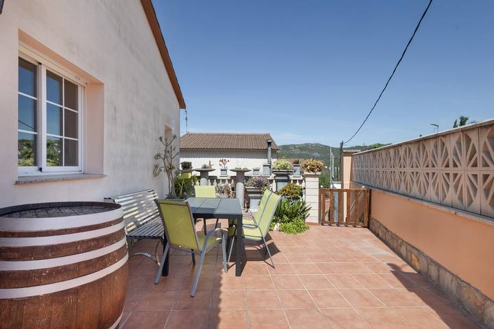 Apartamento para 6 personas, con jardín, Se admiten mascotas en Canyelles (Barcelona)