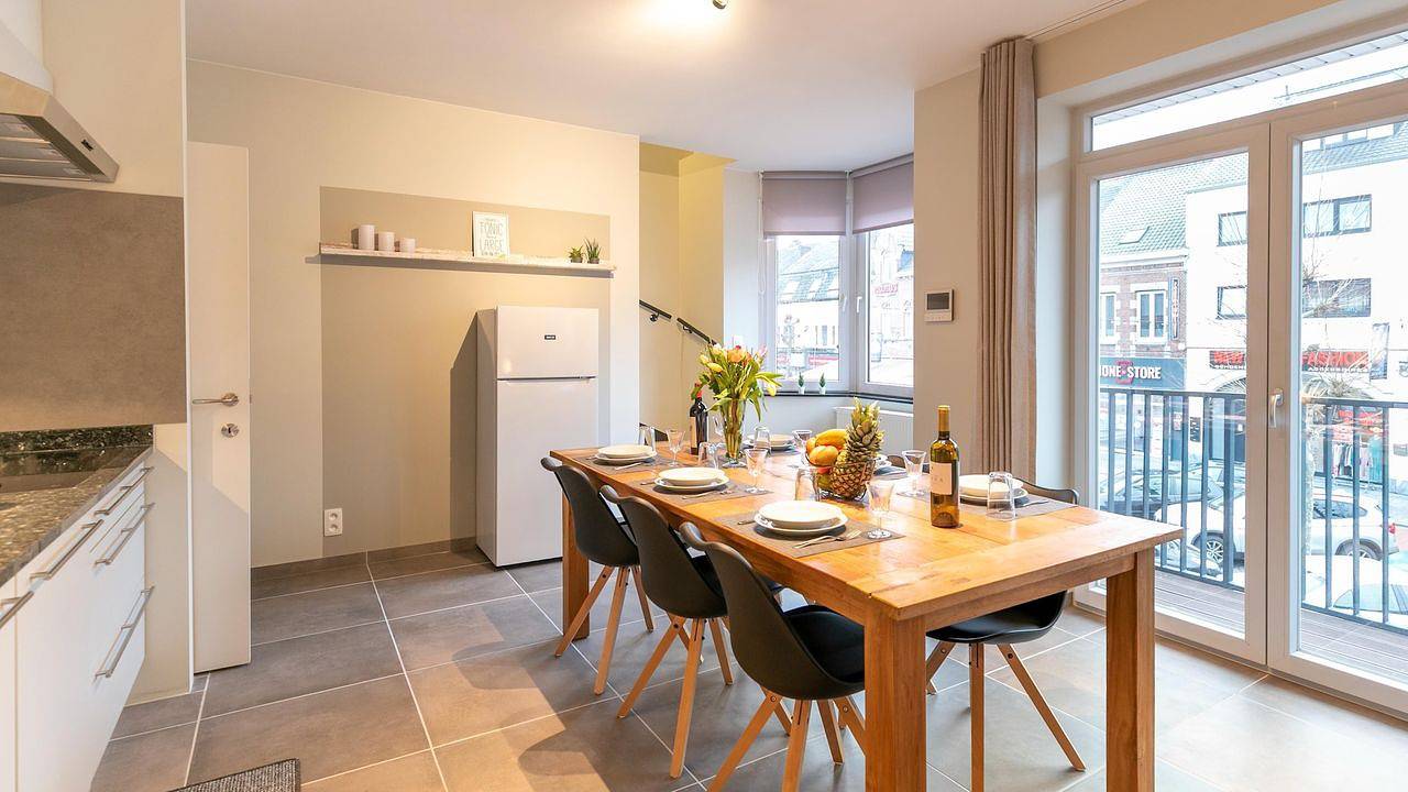 Geheel vakantieappartement, Vakantieappartement voor 7 personen met terras in Maasmechelen, Belgisch-Limburg