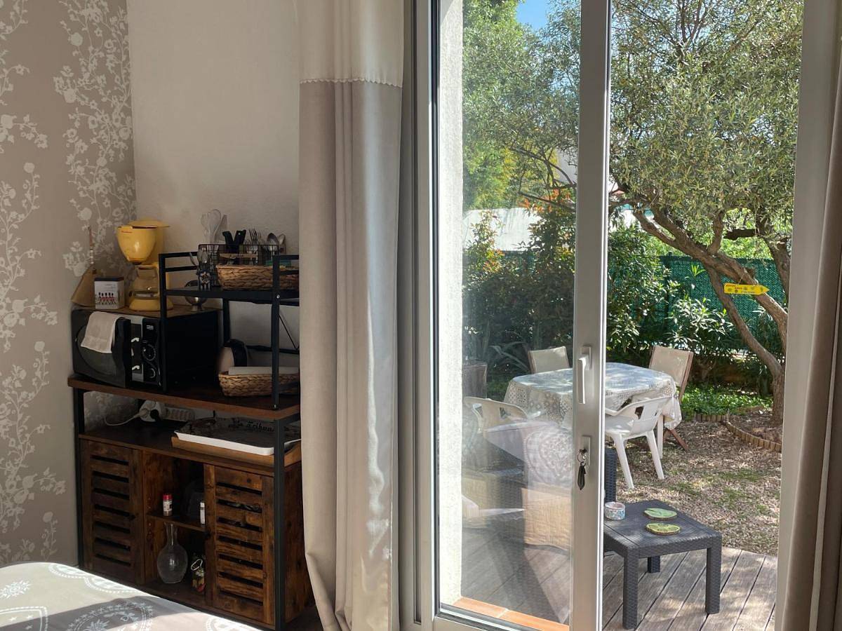 Appartement de vacances entier, Chambre climatisée et salle de bain indépendantes à 200m de la plage de Fabrégas in La Seyne-sur-Mer, Côte méditerranéenne (France)