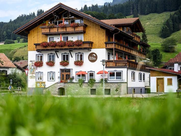 Ferienhaus für 4 Personen, mit Garten und Whirlpool sowie Sauna in Oberstdorf