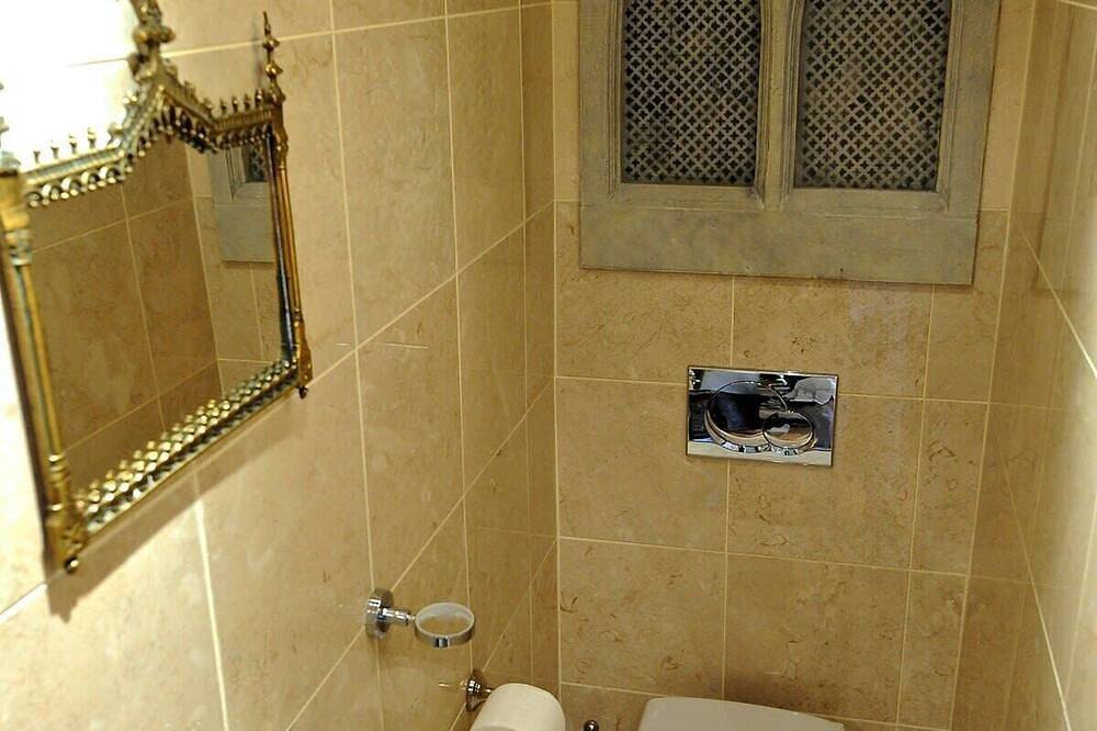 Entire apartment, Un Balcon sur Notre - Dame, Severine — Ac in Paris, Ile de France