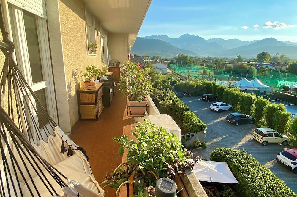 Appartamento intero, Casa Gabri - Luce e Mare, elegante appartamento 1 km dal mare vista sulle Apuane in Marina di Carrara, Carrara