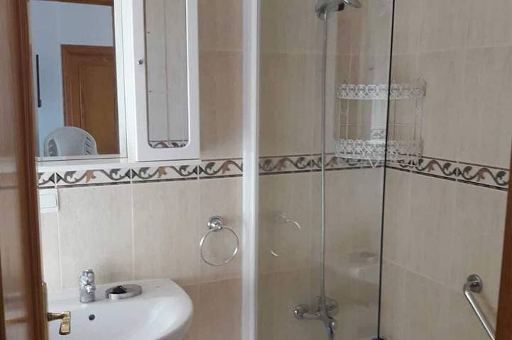 Ganze Wohnung, 2 Schlafzimmer in der obersten Etage + 90m2 privates Solarium in Gollerón (La Manga), Cartagena