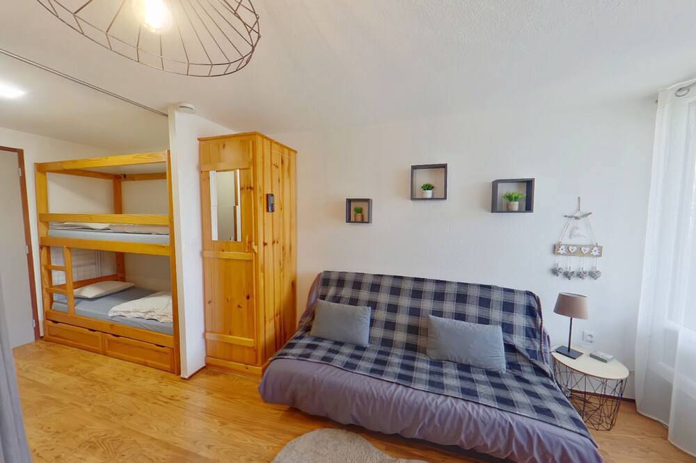 Appartement entier, Appartement calme, parking privatif - 4 pers. in Les Rousses, Parc naturel régional du Haut-Jura