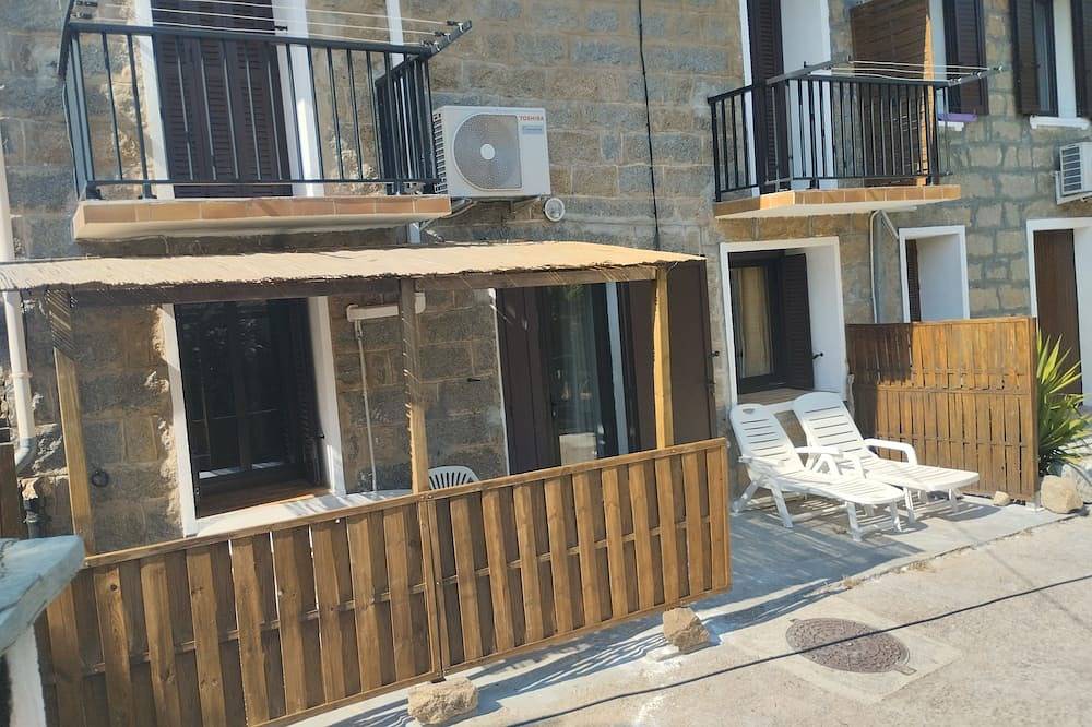 Casa en el pueblo turístico agradable en Córcega in Roccapina, Monacia-d'Aullène