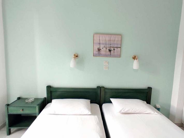 Gîte pour 2 personnes, avec balcon, animaux acceptés dans Andros - 4