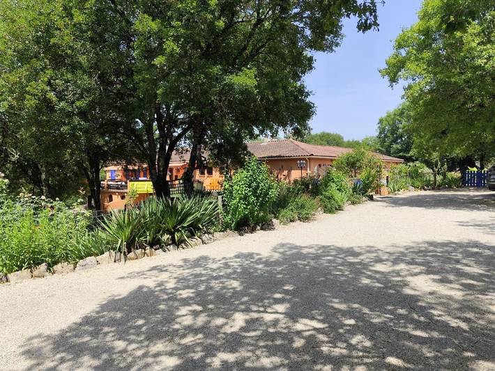 Location de vacances pour 2 personnes, avec jardin ainsi que terrasse et piscine dans Saint-Géry-Vers - 4