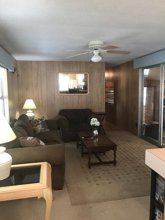 Neue Auflistung! Charming Waterfront-Carport, Zugang zum Lake O, überdachter Bootsanlegeplatz in Lake Okeechobee