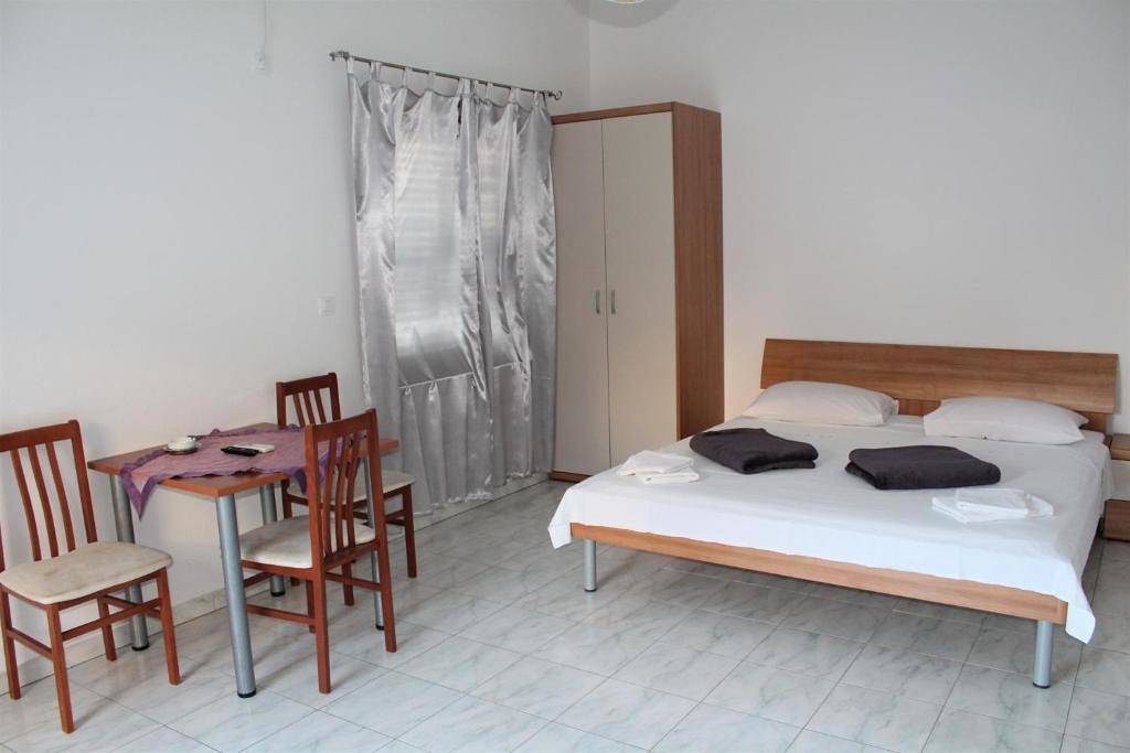 Hel leilighet, Studio Apartment on the ground floor in Primosten, Šibenik-Knin