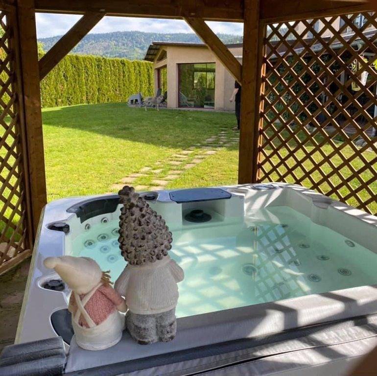 Gîte "Sapin Myrtille", piscine intérieure et Spa in Dommartin-lès-Remiremont, Région d'Épinal