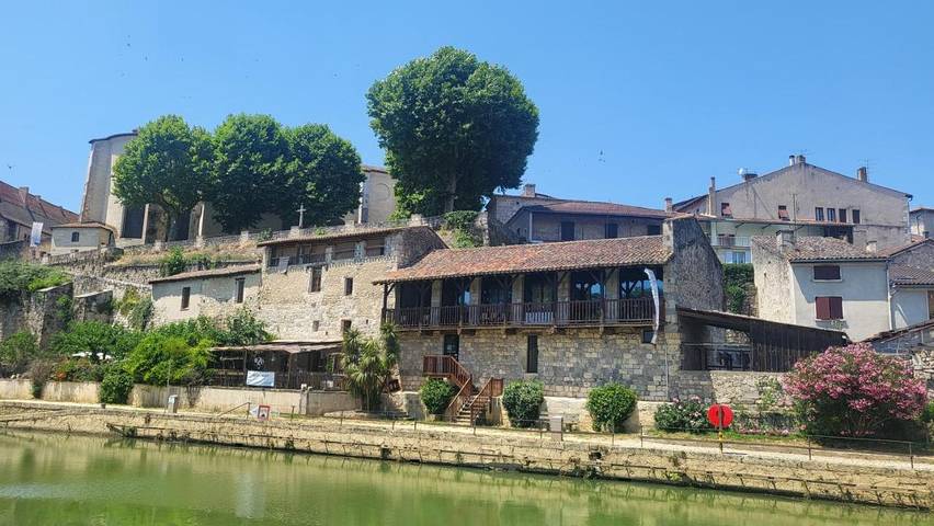 Chambre d’hôte pour 2 personnes, avec Vue à Feugarolles