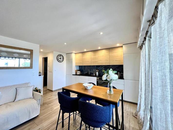 Gîte pour 4 personnes, avec vue et terrasse dans Plage de la Pierre au Tambour - 4