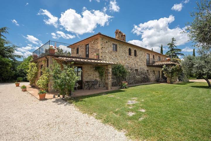 Gîte pour 3 personnes, avec Terrasse ainsi que Jardin et Piscine dans Vivo d'Orcia