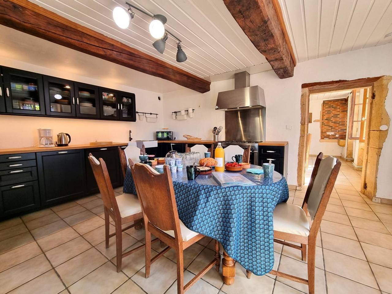 Maison paisible avec animaux admis - 15 pers. in Saint-Hilaire-sous-Charlieu, Région de Roanne