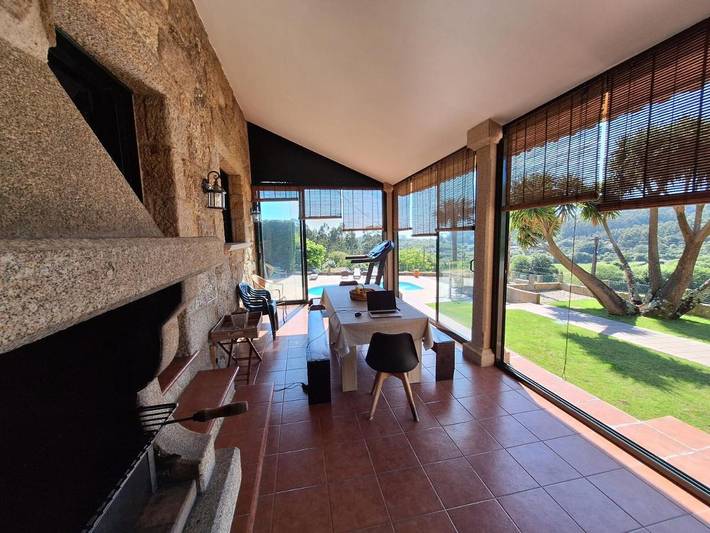 Casa rural para 10 personas, con vistas y jardín además de balcón y piscina en Morrazo - 4