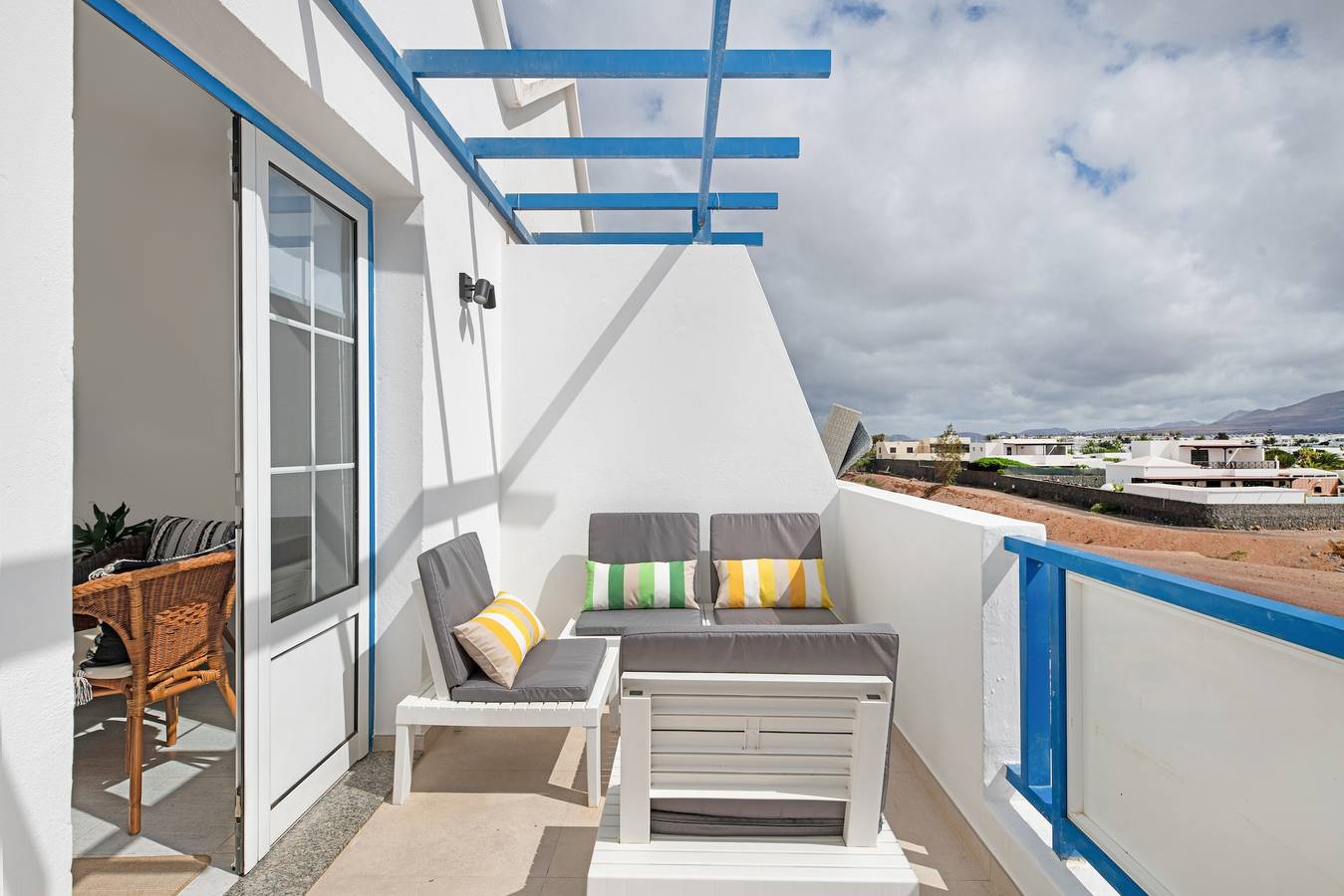 Entire apartment, Vacation Apartment 'Atlantic Soul' with Sea View, Private Terrace and Wi-Fi in Playa Blanca, Yaiza