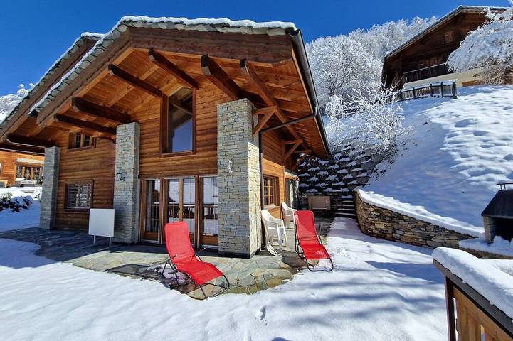 Chalet für 9 Personen, mit Terrasse und Garten - 1