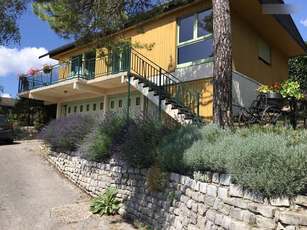 Maison vue imprenable, Lac de Vouglans, 6 personnes in Maisod, Parc naturel régional du Haut-Jura
