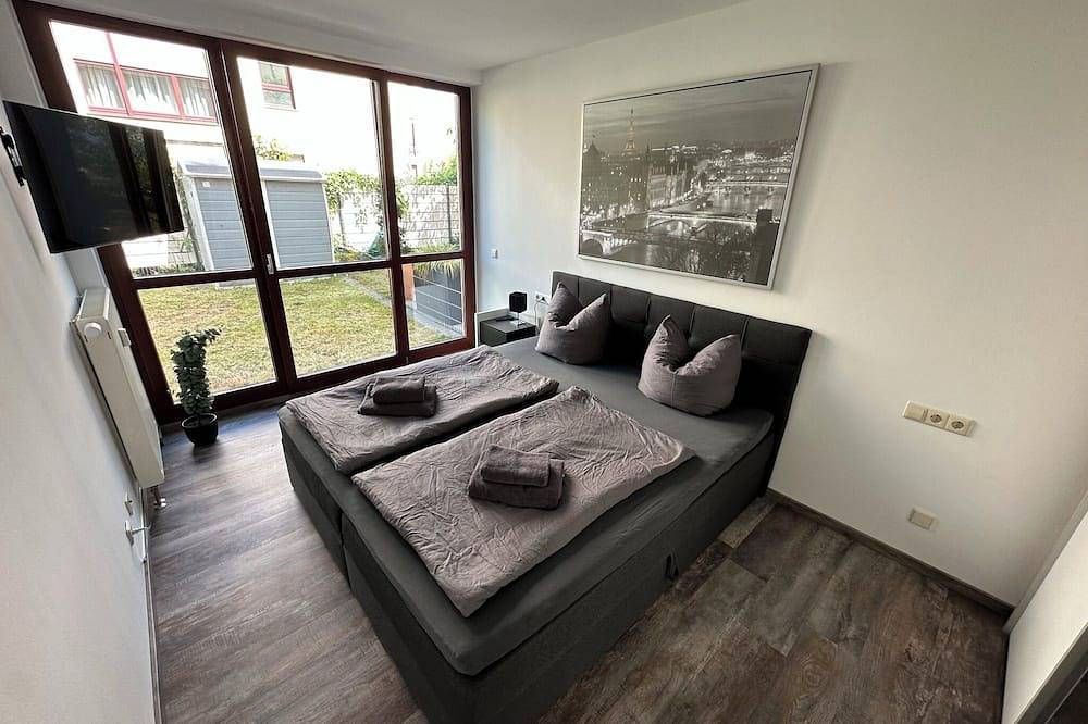 Ganze Wohnung, Stadtnahe ruhige Fewo Taucha/Leipzig Terrasse/Garten und Balkon 2x Bad/Toilette in Taucha, Nordsachsen