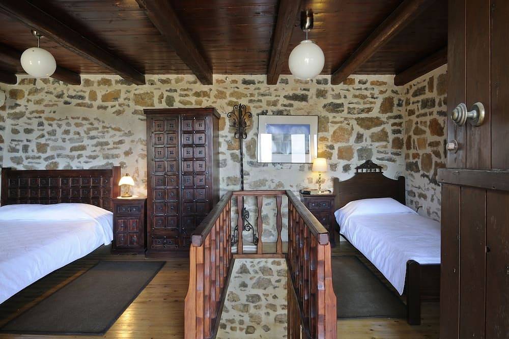 Elounda Art Traditionelle Suites- Evenos Suite- überblickend spektakuläre Elounda in Elounda, Lasithi