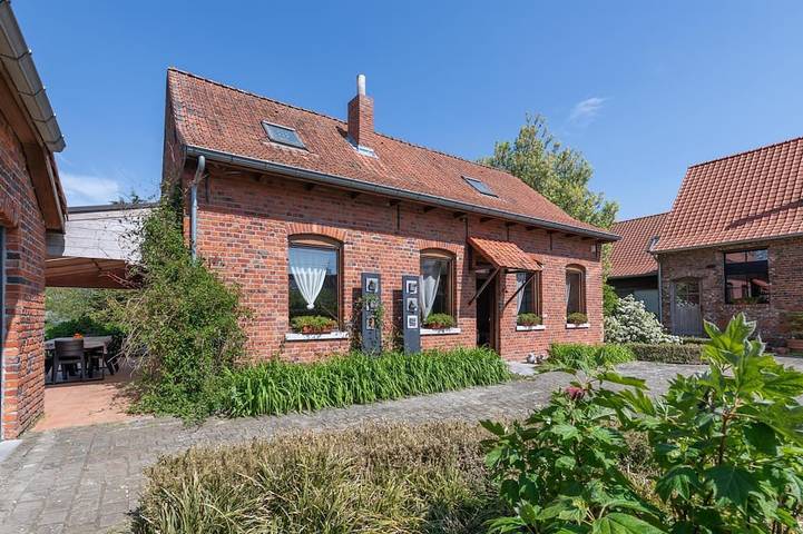 Location de vacances pour 8 personnes, avec jardin dans Le Bizet