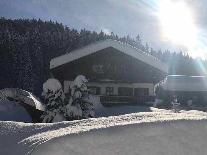 Ferienwohnung für 4 Personen, mit Balkon und Terrasse sowie Garten und Ausblick in Kreuth