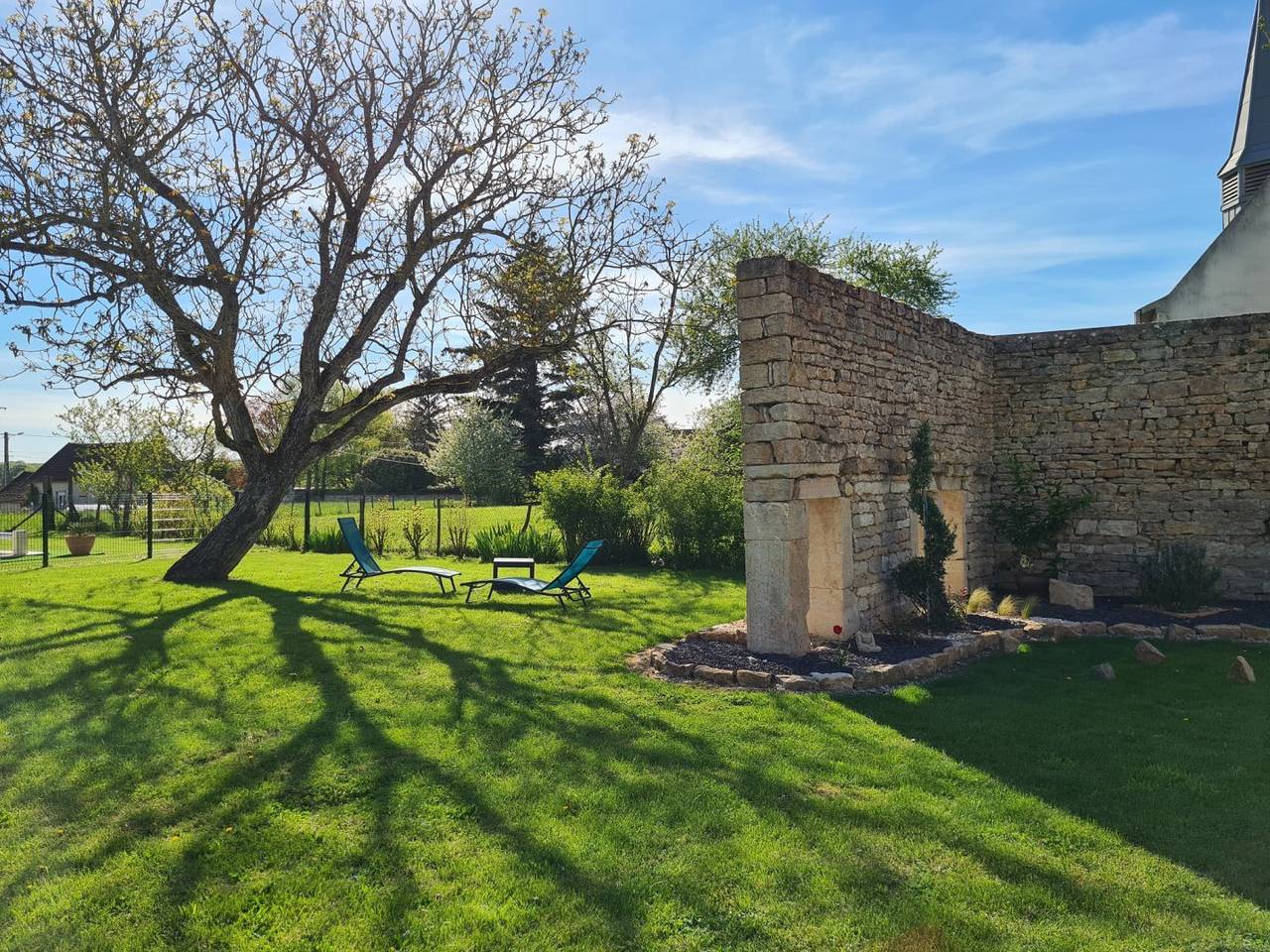 Chambre d'hôtes Les Tilleuls - Clos Vougeot in Épernay-sous-Gevrey, Région de Dijon