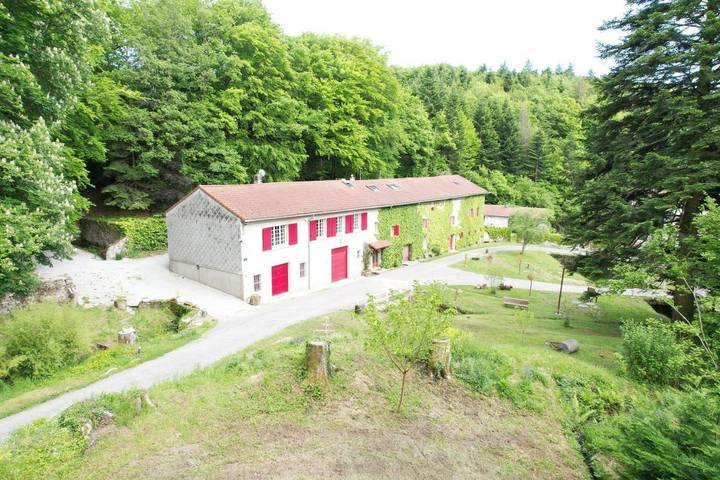 Location de vacances pour 12 personnes, avec terrasse et jardin à Les Martys - 2