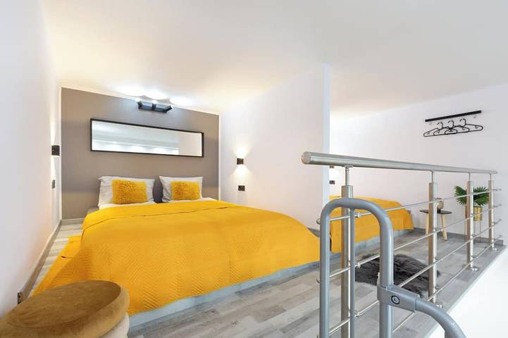 Ganze Wohnung, ⭐3in1 Modern Design - 3 Apartment Together ❤️Airco 5BEDROOMs 4BATHs 9BEDs in Budapest, Danube-Ipoly National Park