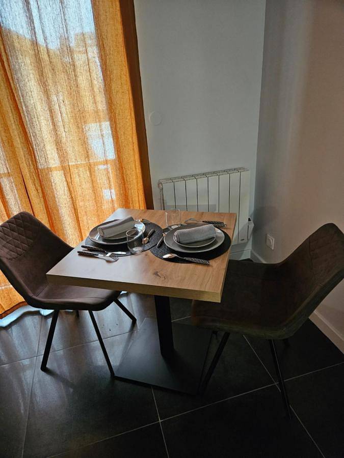 Gîte pour 2 personnes, avec jardin à Oyonnax - 3