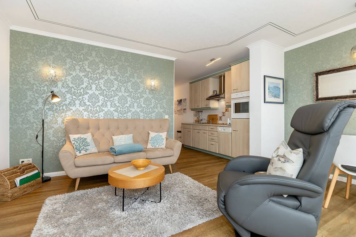 Ganze Wohnung, Stilvolle Ferienwohnung am Ostseestrand mit Balkon und wunderschönem Meerblick! in Ostseebad Kühlungsborn, Kühlungsborn