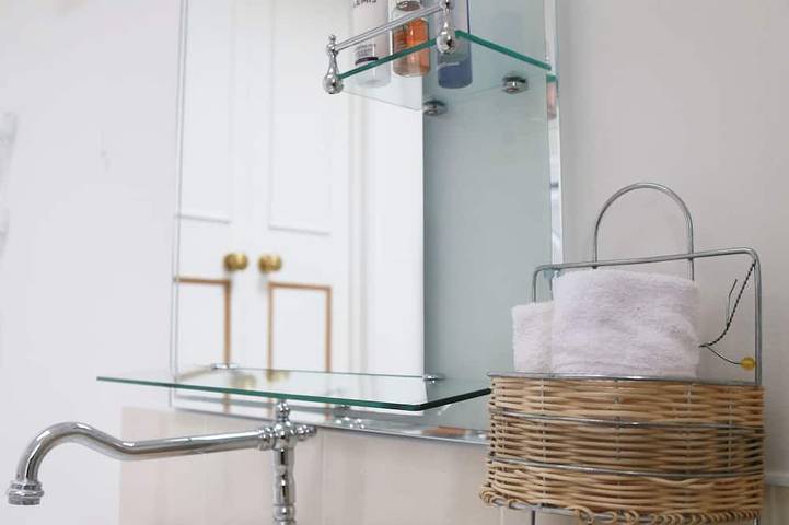 Entire apartment, Perfect! for doing Galway City - sleeps 2+, walk everywhere... in Galway, County Galway