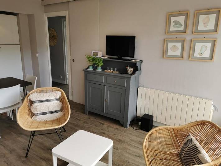 Gîte pour 6 personnes, avec terrasse et vue dans Plage du Nau - 4