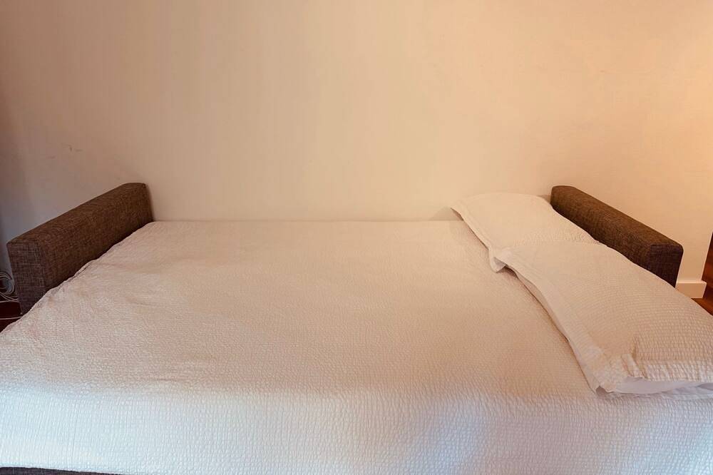 Ganze Wohnung, Forest Living, Cozy studio apartment located in Mendrisio. in Mendrisio Stazione, Mendrisio
